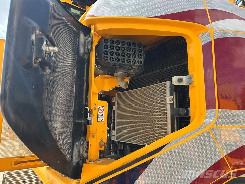 JCB 245XR Paletli ekskavatörler