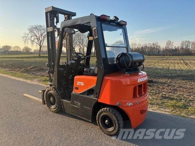 Doosan G 25 G LPG'li forkliftler