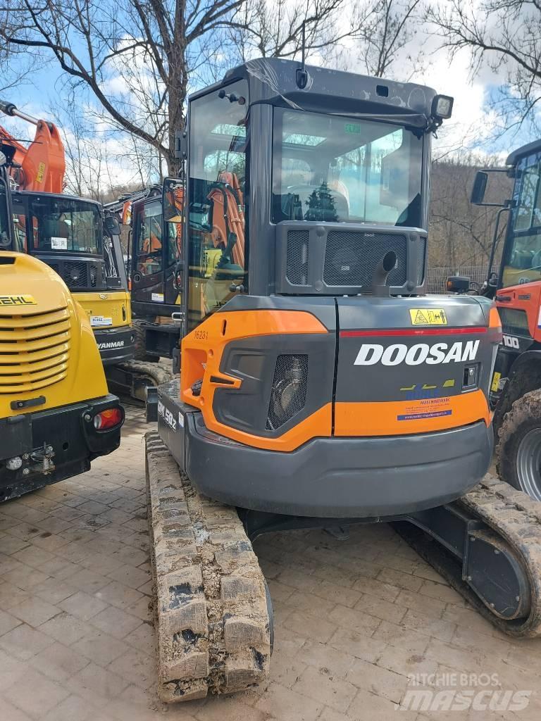 Develon DX 50 Z-7 Mini ekskavatörler, 7 tona dek