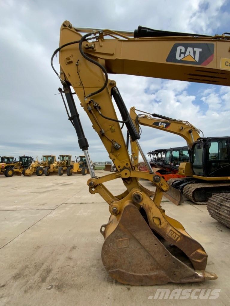 CAT 323 Paletli ekskavatörler