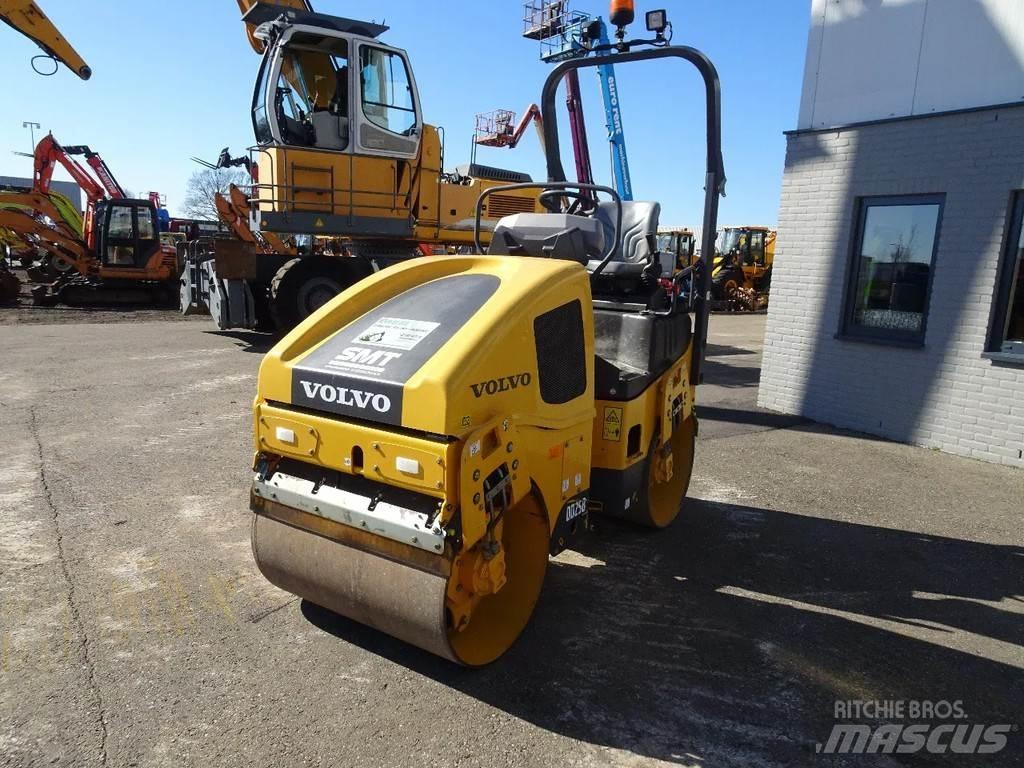 Volvo DD25B Çift tamburlu silindirler