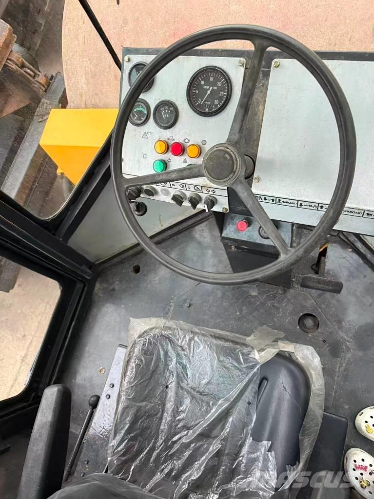 Dynapac CA 30 D Tek tamburlu silindirler