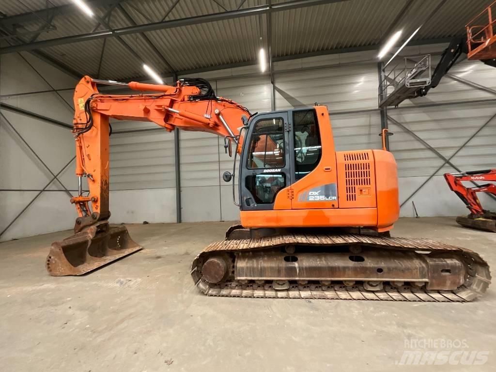 Doosan DX 235 LCR Paletli ekskavatörler