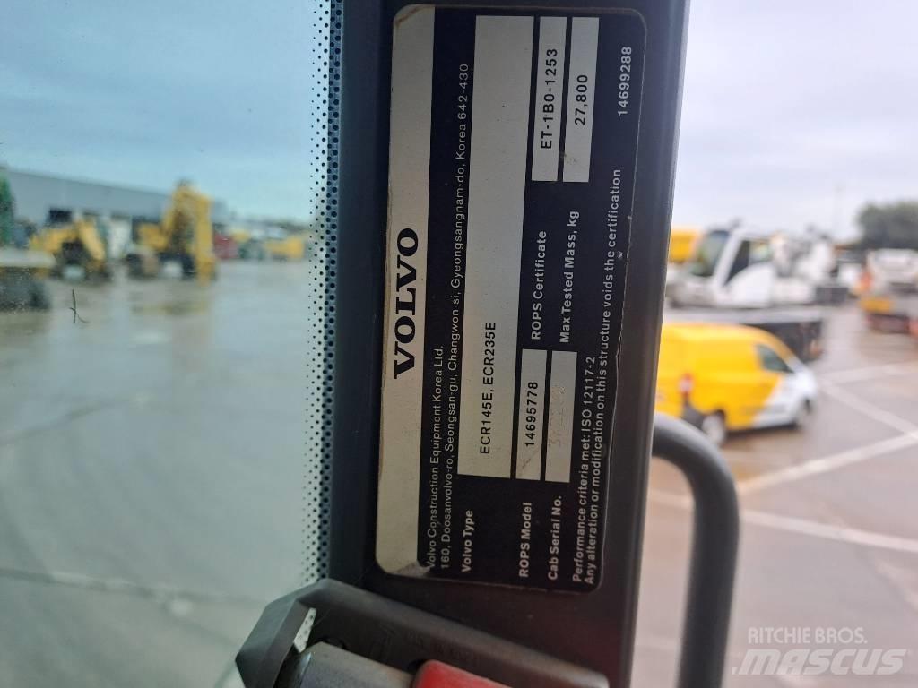 Volvo ECR235EL Paletli ekskavatörler