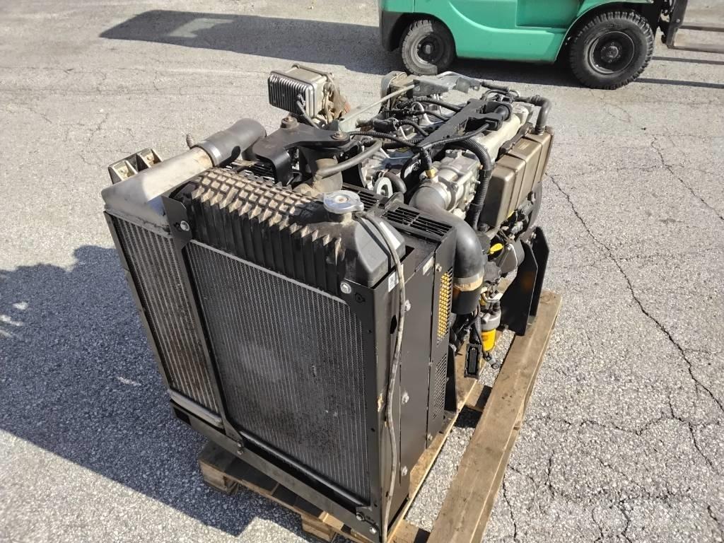 JCB 444TA4i-81 Motorlar