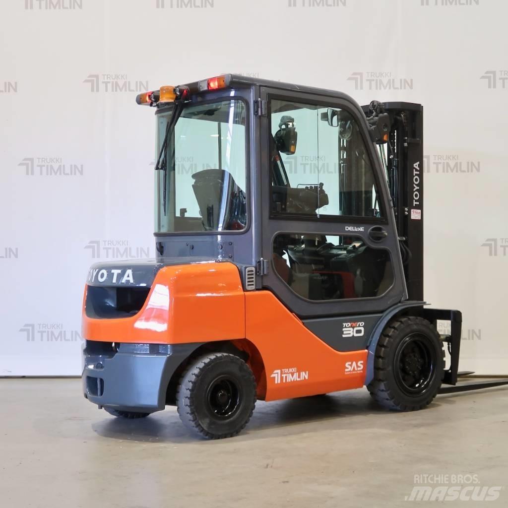 Toyota 02-8FDF30 Dizel forkliftler