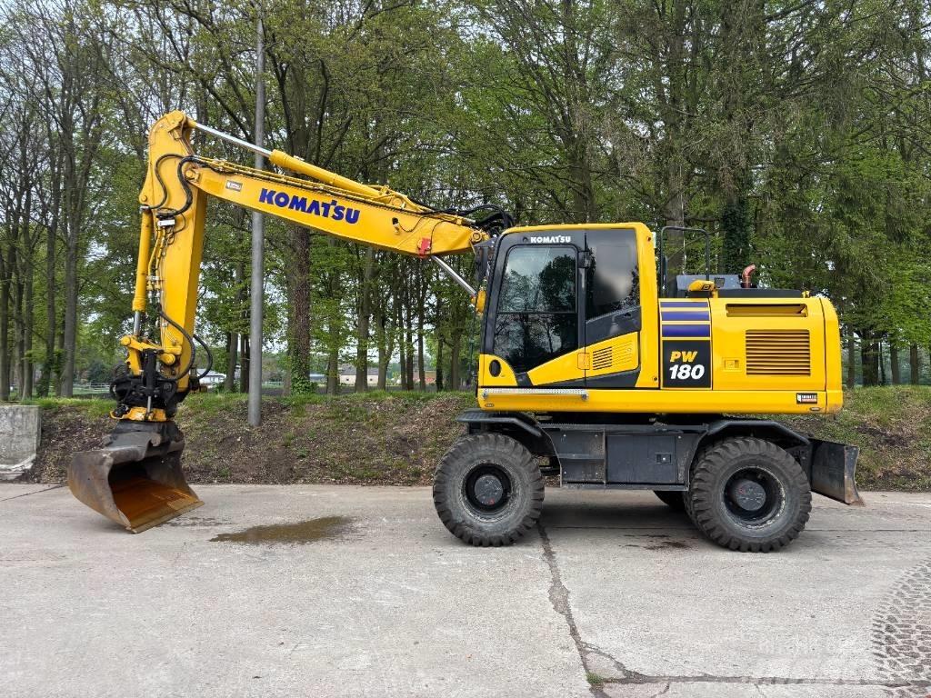 Komatsu PW180-11 Lastik tekerli ekskavatörler