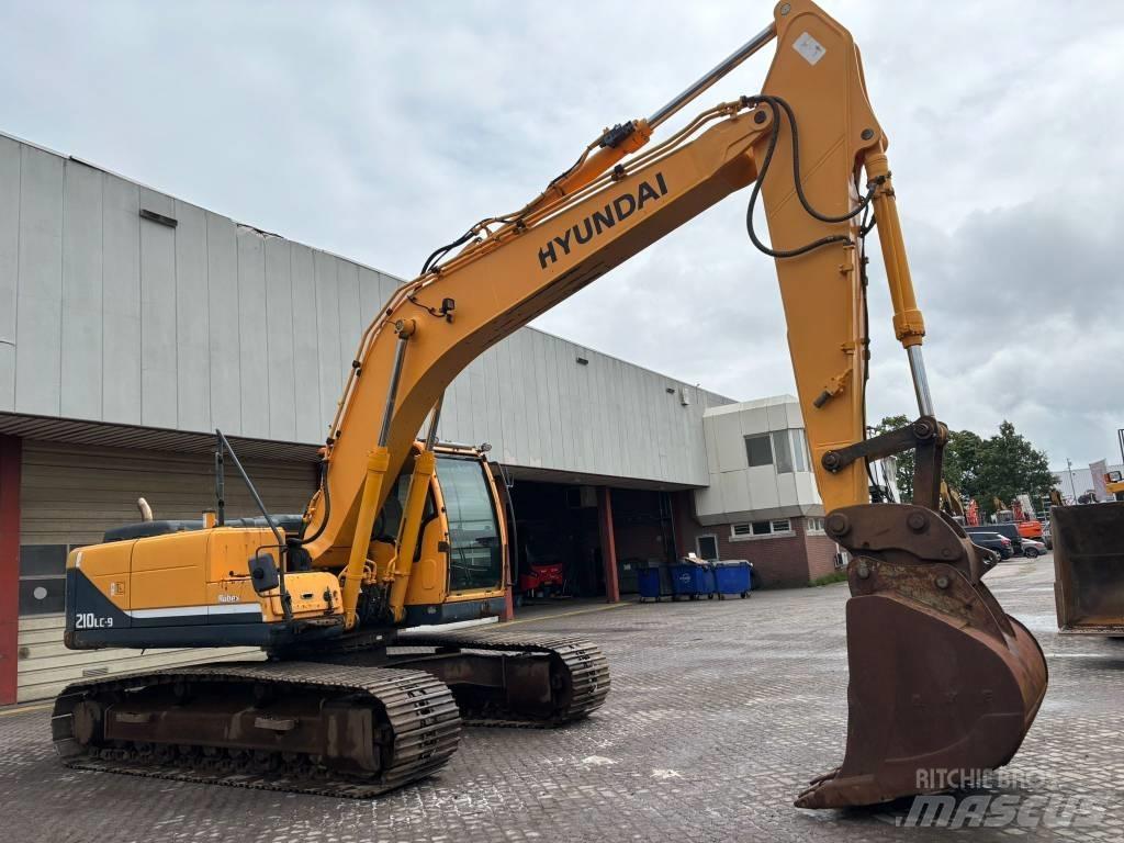 Hyundai 210 Paletli ekskavatörler