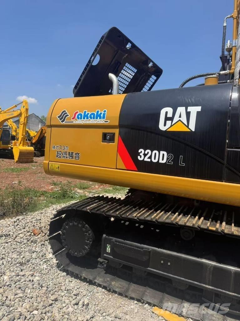CAT 320D2 Paletli ekskavatörler