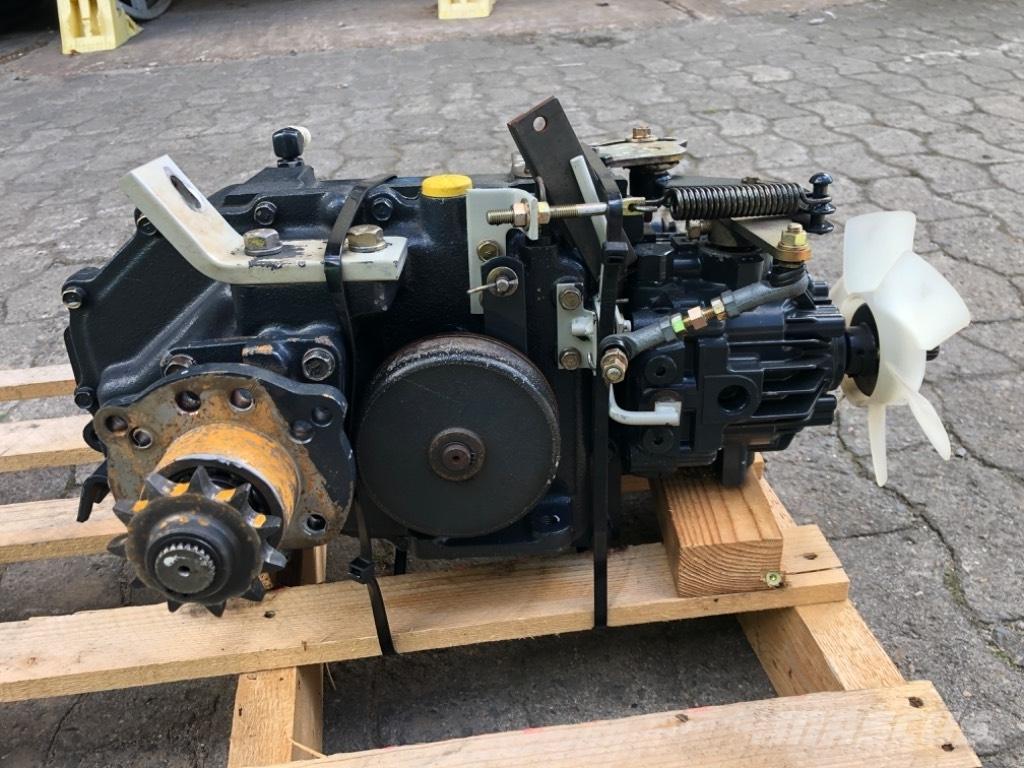 Iseki SXG 19 Üzerinde durulan çim biçme makineleri