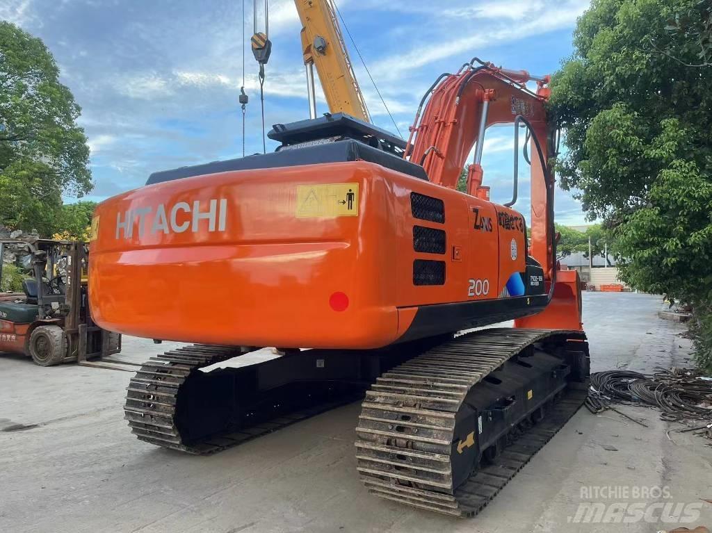 Hitachi ZX 200 Paletli ekskavatörler