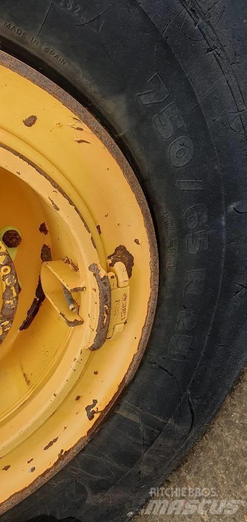 Bell B 30 E Belden kirma kaya kamyonu