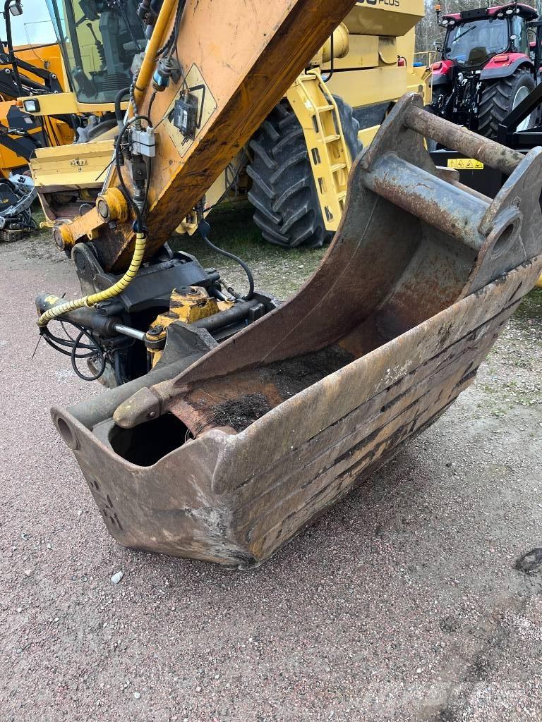 JCB 220LC Paletli ekskavatörler