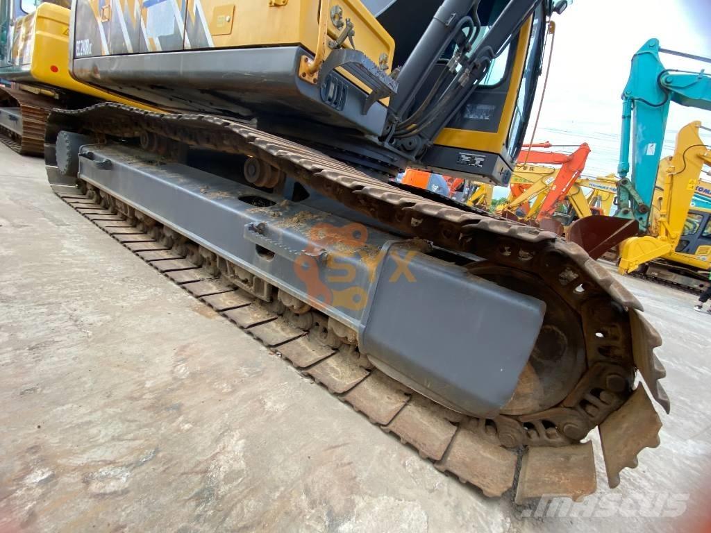 Volvo EC 240 B LC Paletli ekskavatörler