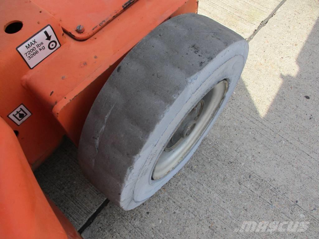 JLG E 400 AJPN (745) Kompakt kendinden tahrikli personel platformları