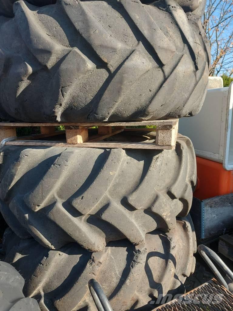 Komatsu 901 Lastikler