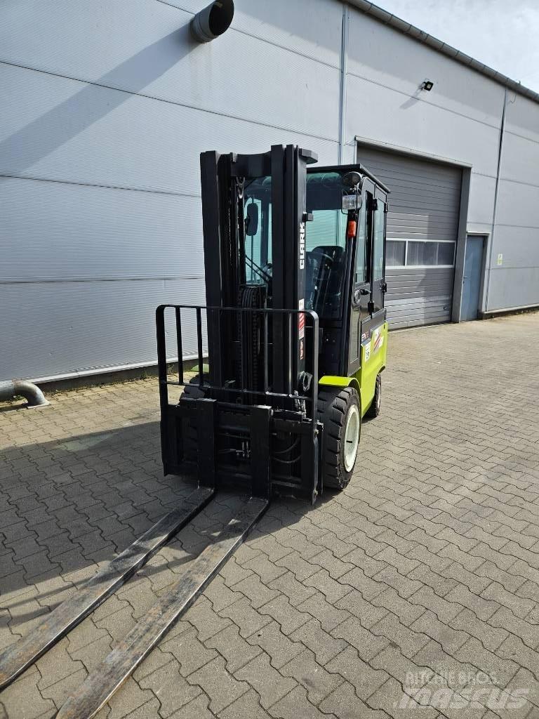 Clark EPX32i Elektrikli forkliftler
