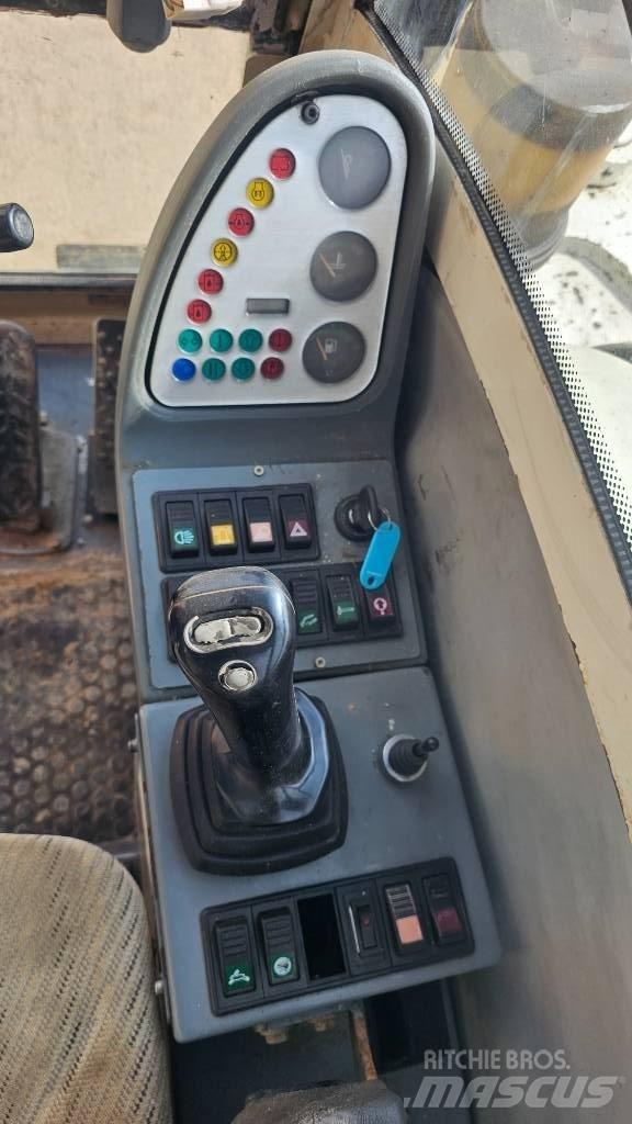 Terex HML 32 Lastik tekerli ekskavatörler