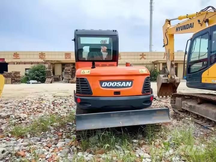 Doosan DX 60 Paletli ekskavatörler