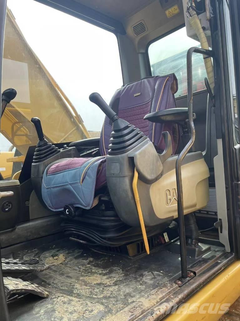 CAT 320d Paletli ekskavatörler