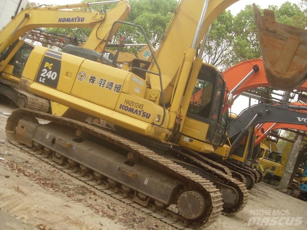 Komatsu PC240 Paletli ekskavatörler