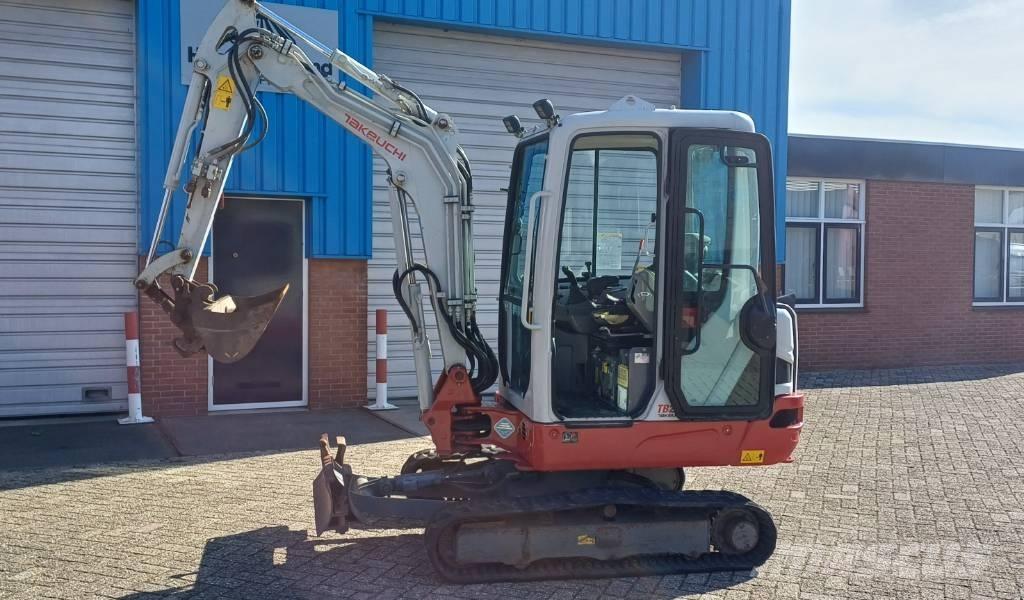 Takeuchi TB 225 Mini ekskavatörler, 7 tona dek