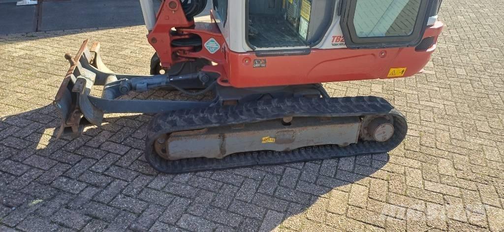 Takeuchi TB 225 Mini ekskavatörler, 7 tona dek