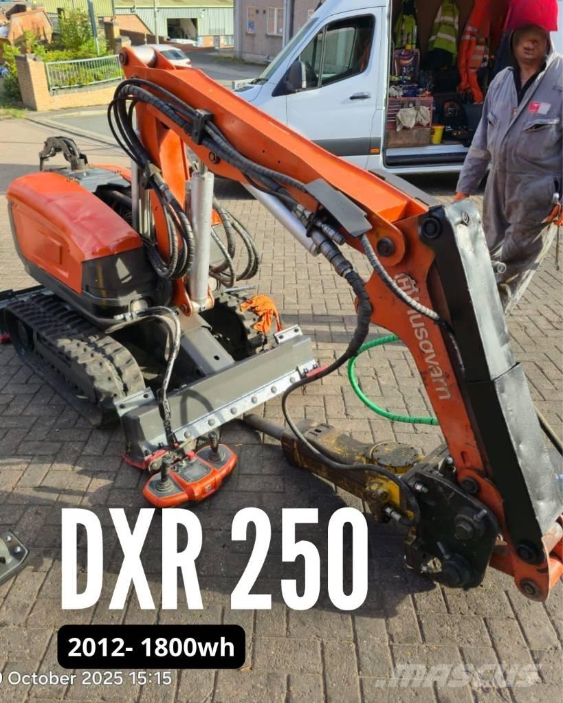 Husqvarna DXR 250 Yıkım ekskavatörleri