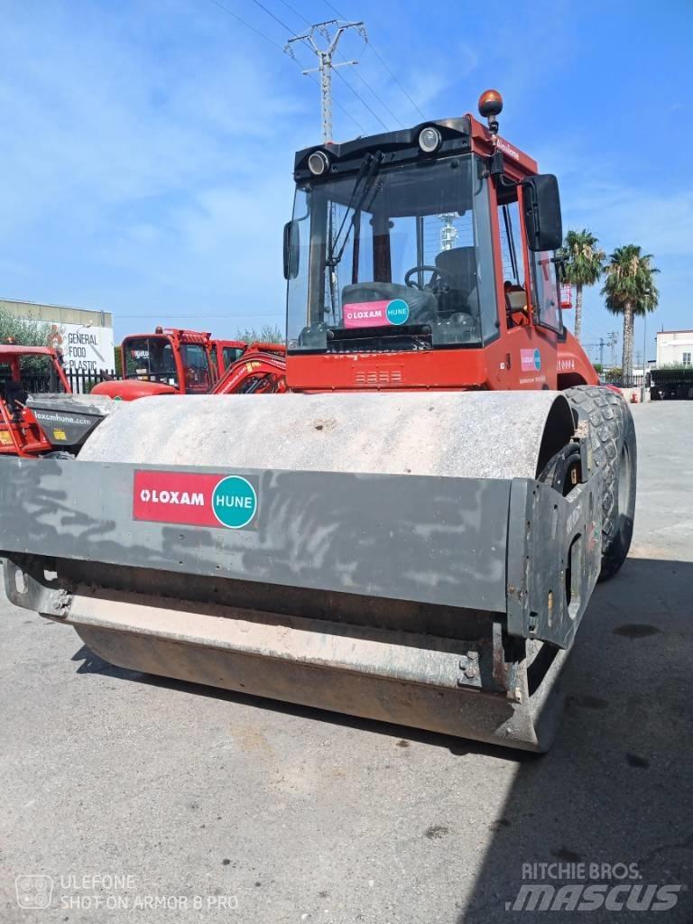 Bomag BW 211 D-4 Tek tamburlu silindirler