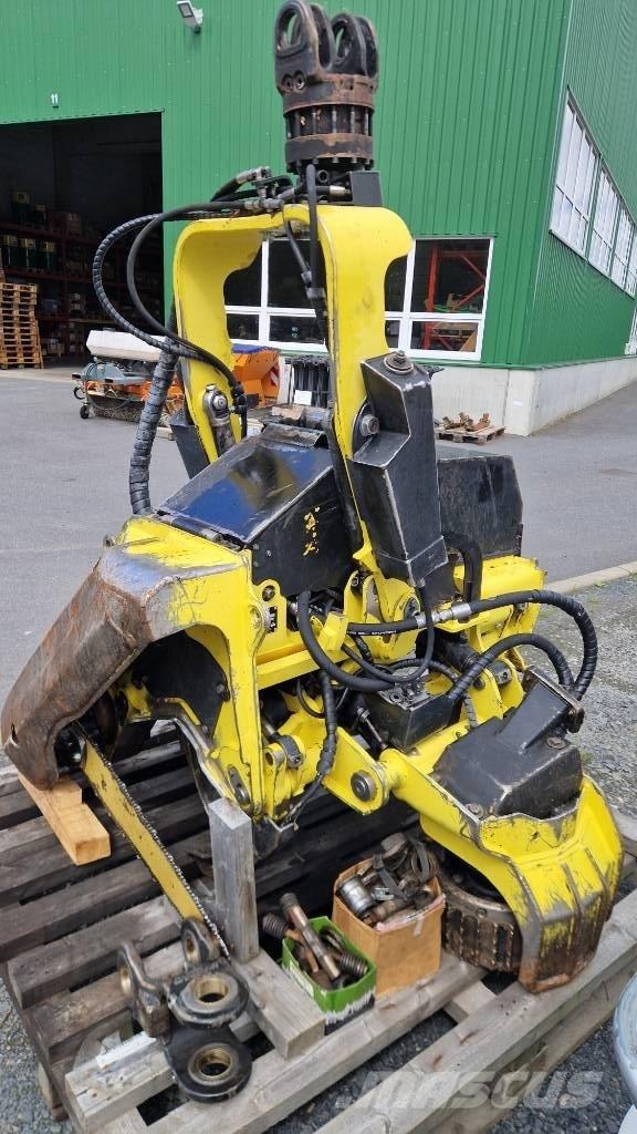 John Deere H415 Agaç kesme robotlari
