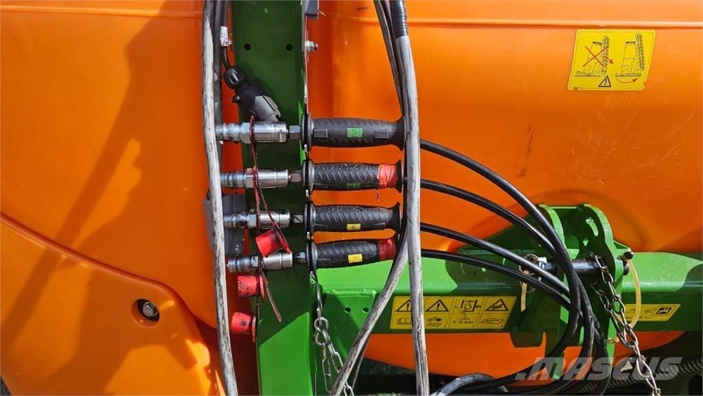 Amazone UF 901 Çekilir pülverizatörler