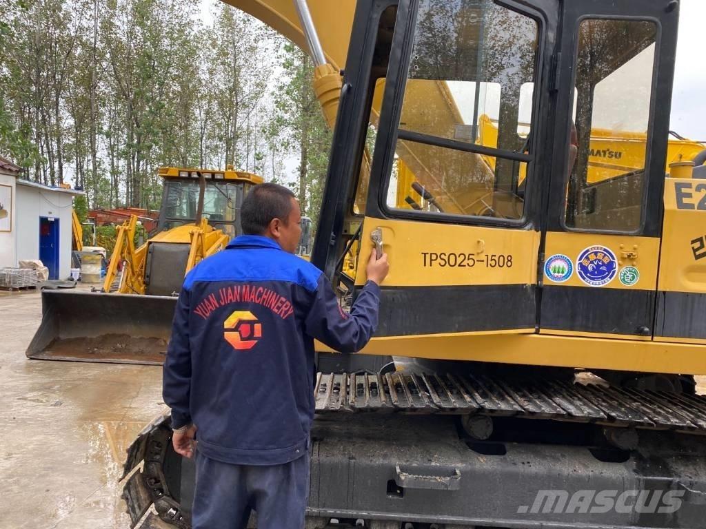 CAT E 200 B Paletli ekskavatörler