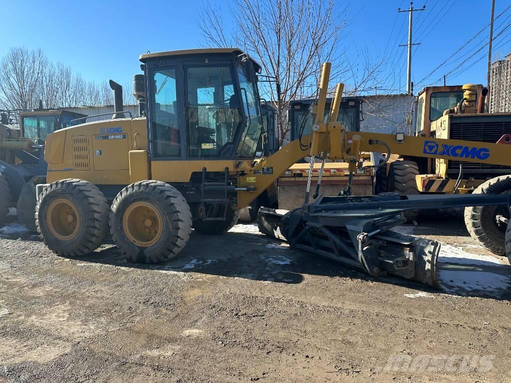 XCMG GR1803 Tekerlekli dozerler