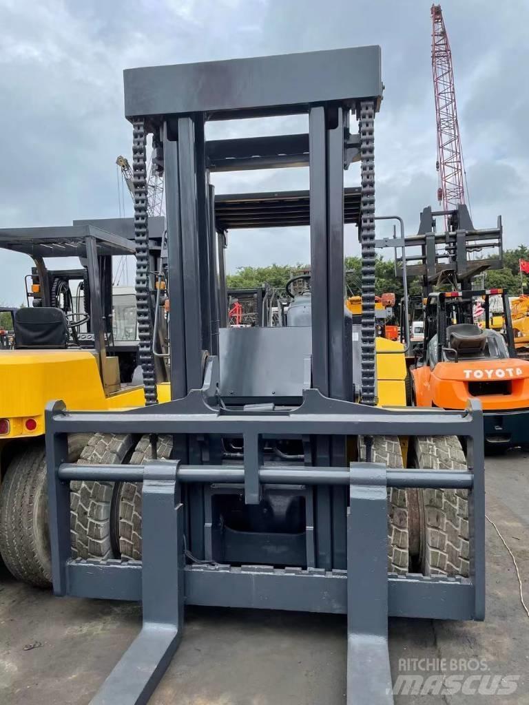 Komatsu 20 Ton Dizel forkliftler