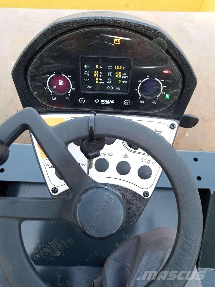 Bomag BW 218 D-5 SL Tek tamburlu silindirler
