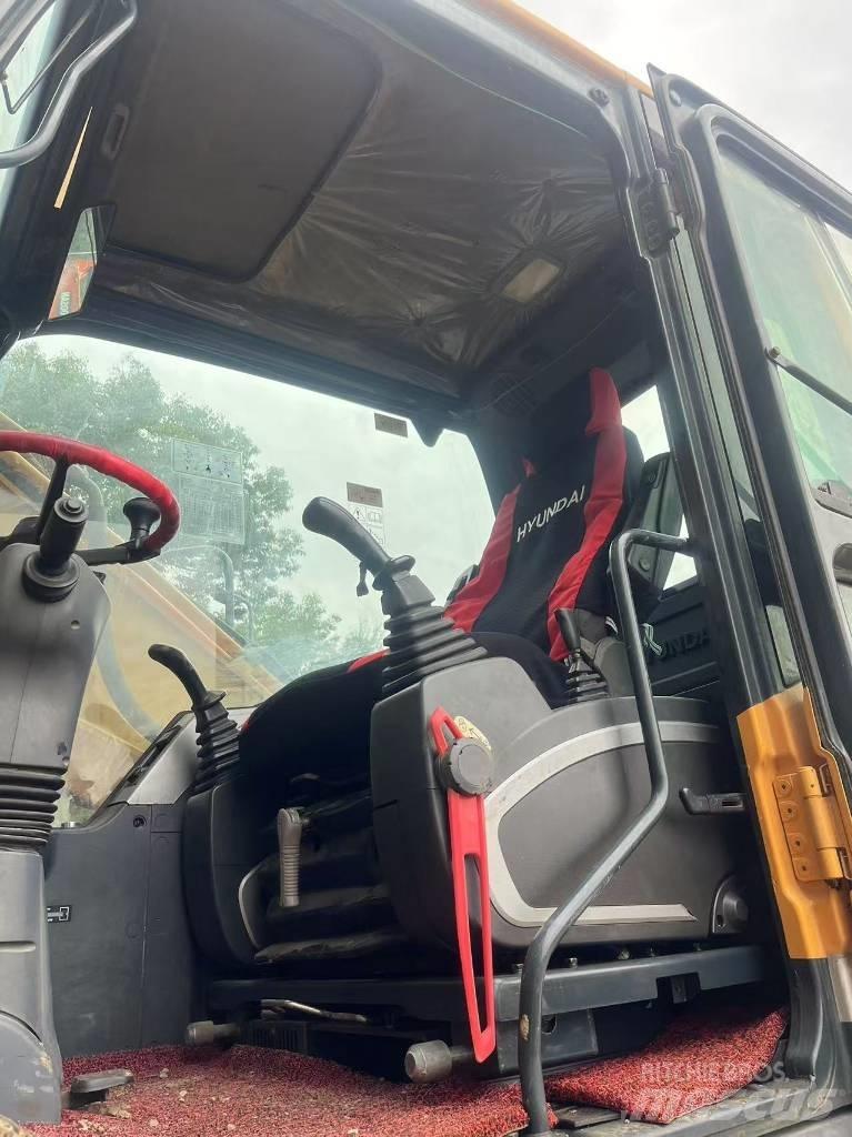 Hyundai R210W-9 Lastik tekerli ekskavatörler