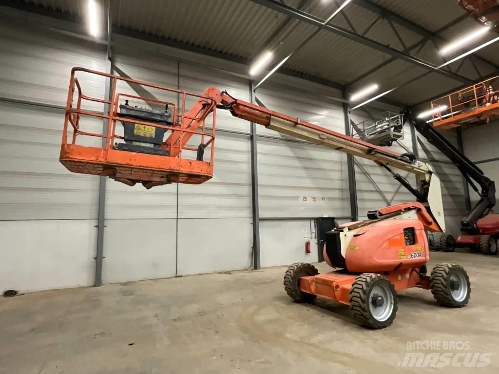 JLG 600 AJ Körüklü personel platformları