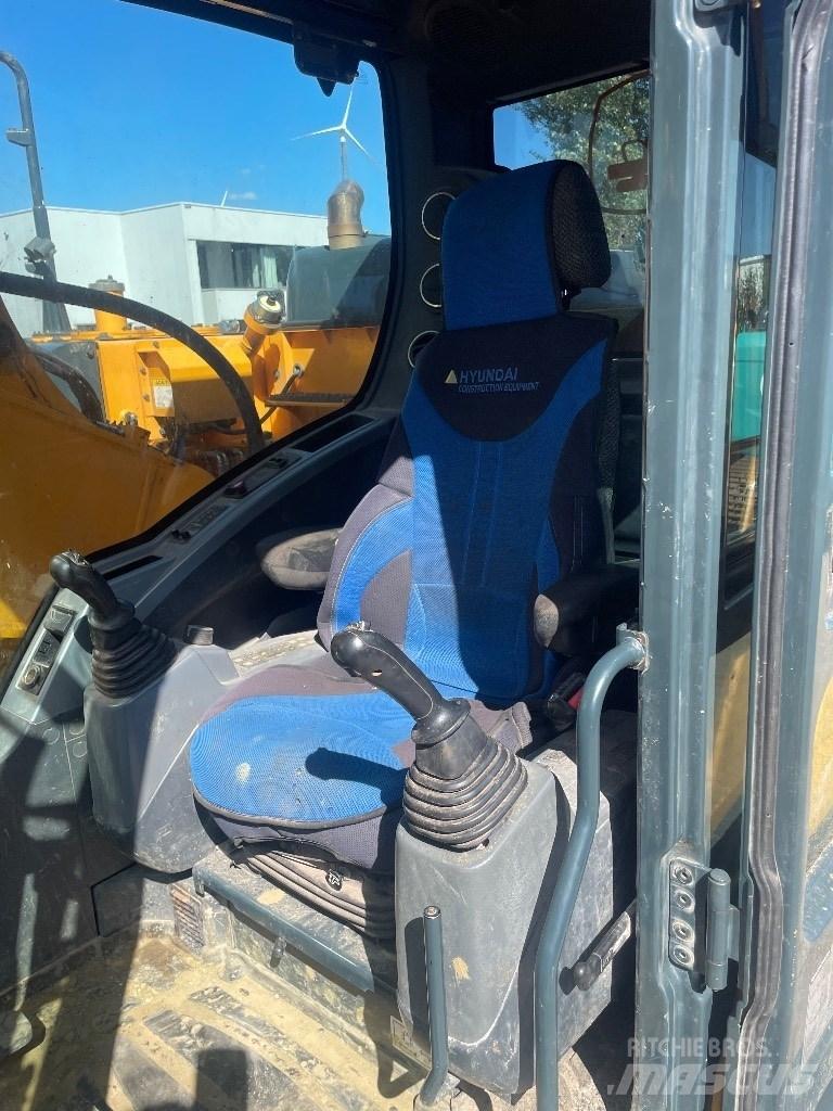 Hyundai HX 235 Paletli ekskavatörler