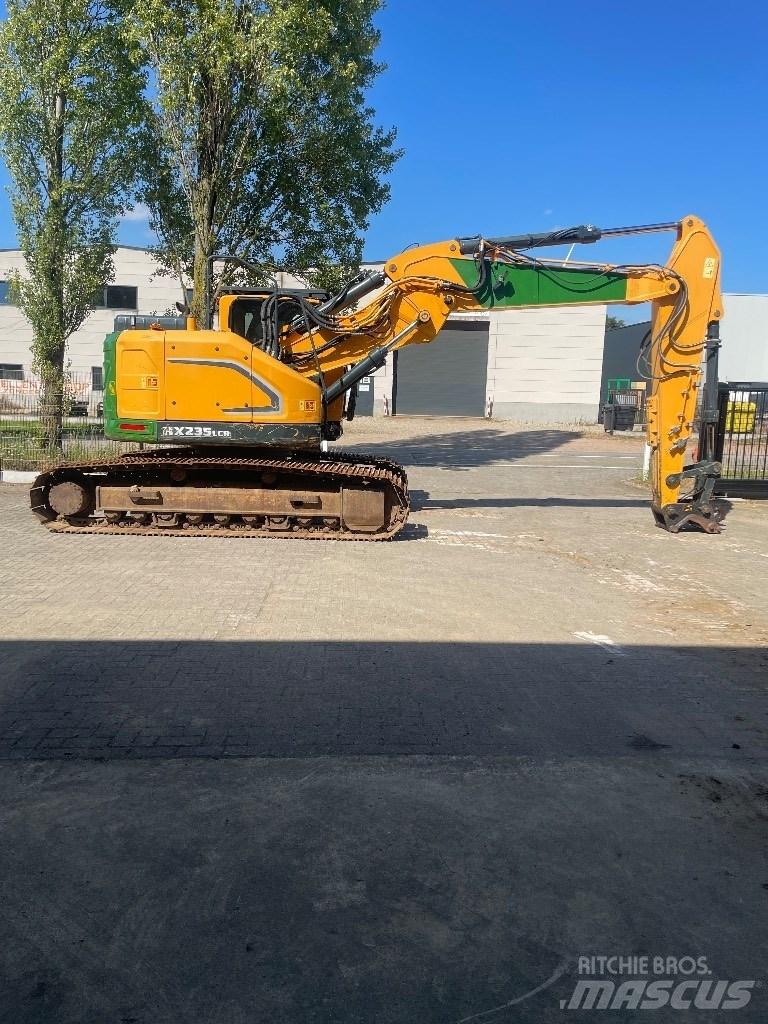 Hyundai HX 235 Paletli ekskavatörler
