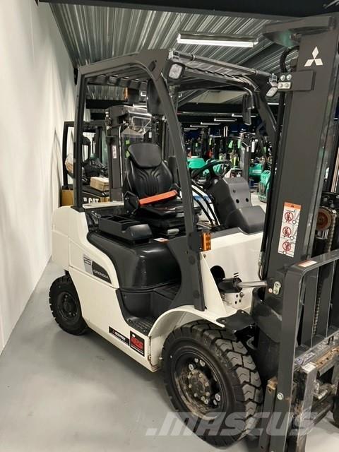 Mitsubishi FD25N3 Dizel forkliftler