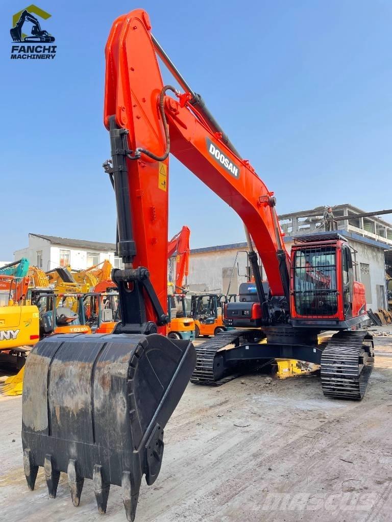 Doosan DX 300 LCA Paletli ekskavatörler