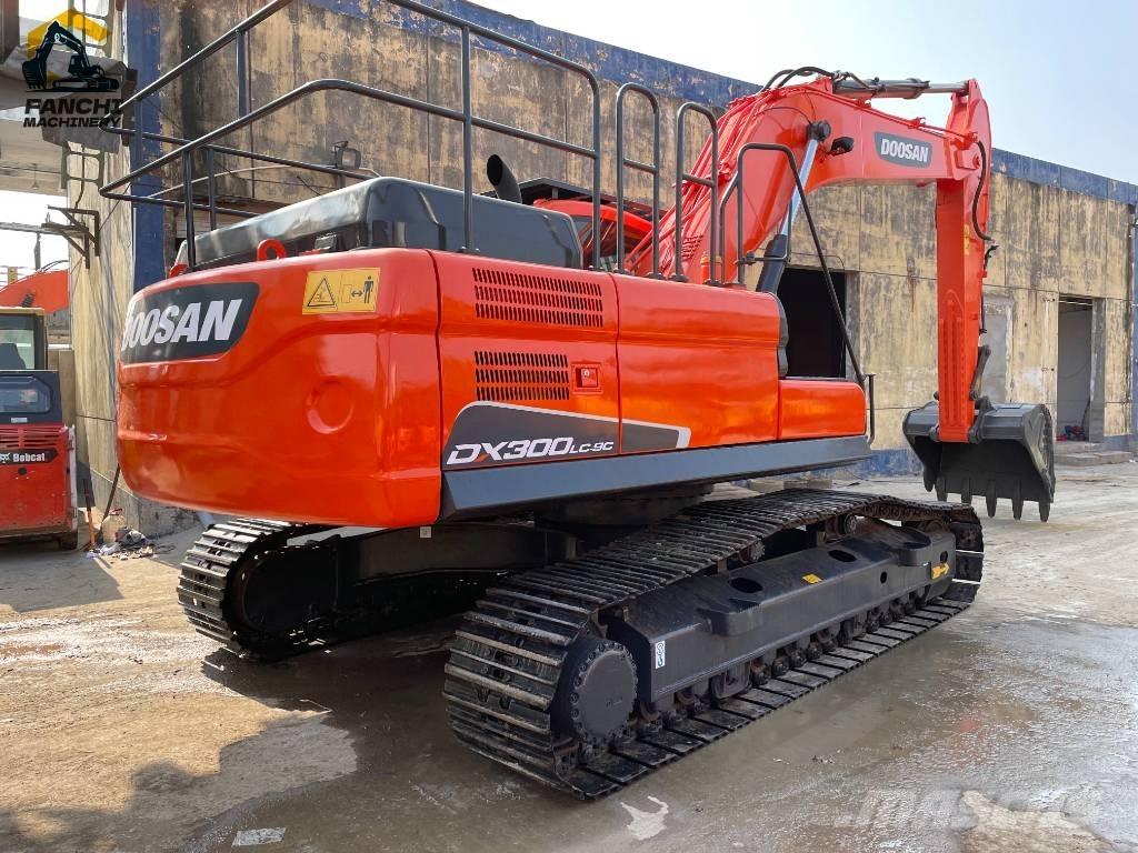 Doosan DX 300 LCA Paletli ekskavatörler