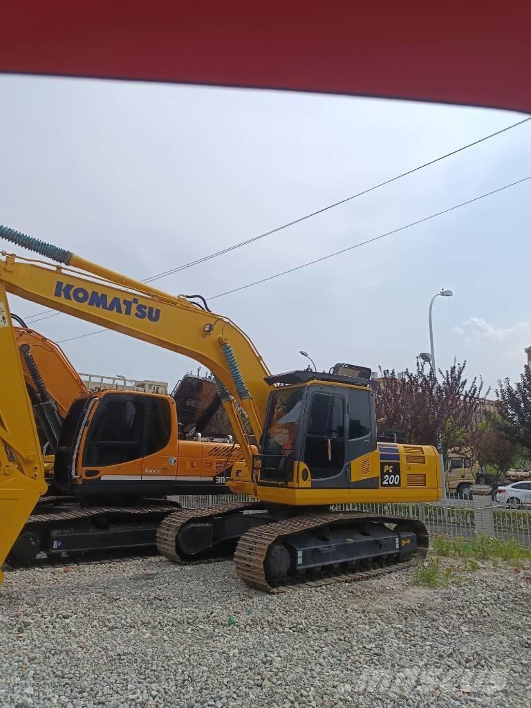 Komatsu PC 200 Paletli ekskavatörler