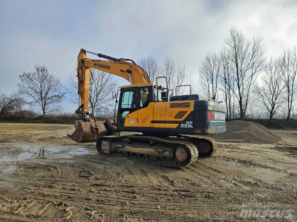 Hyundai HX 220 L Paletli ekskavatörler
