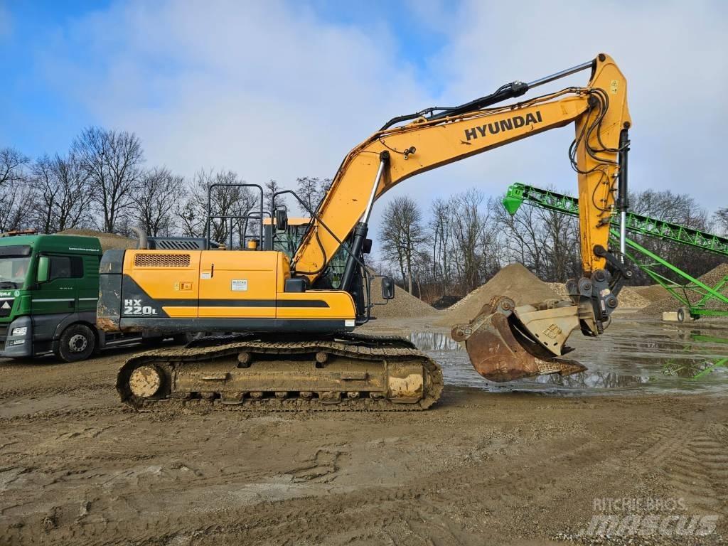 Hyundai HX 220 L Paletli ekskavatörler