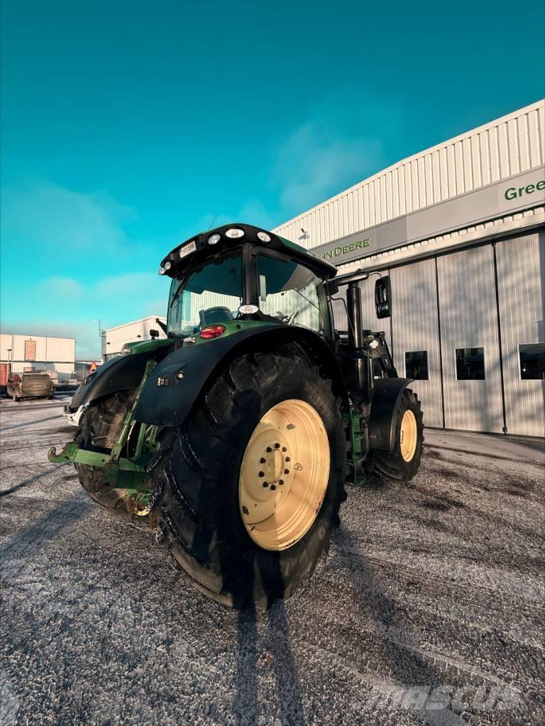 John Deere 6215R AP Traktörler