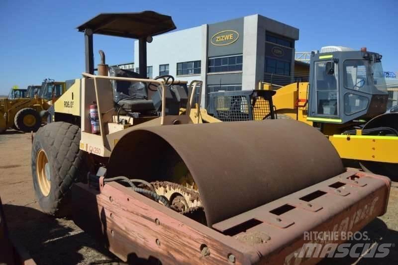 Dynapac CA250D Kombine silindirler