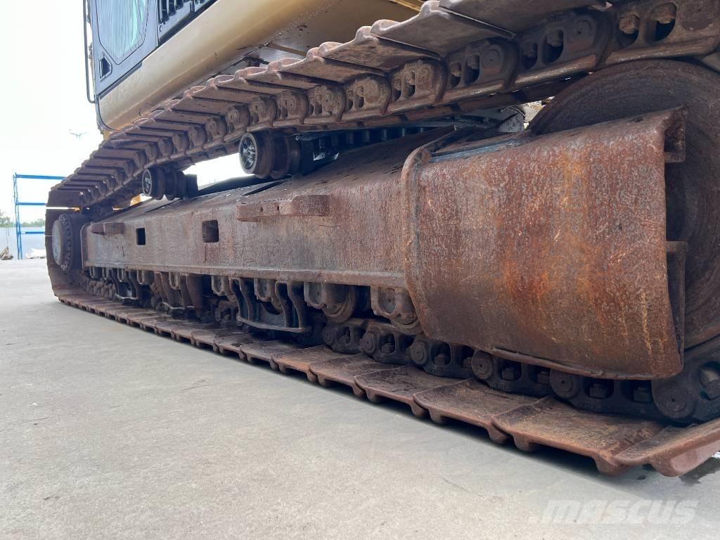 CAT 330F L Paletli ekskavatörler