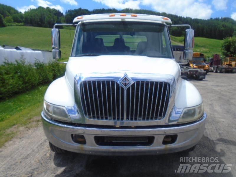 International 4200 Flatbed kamyonlar