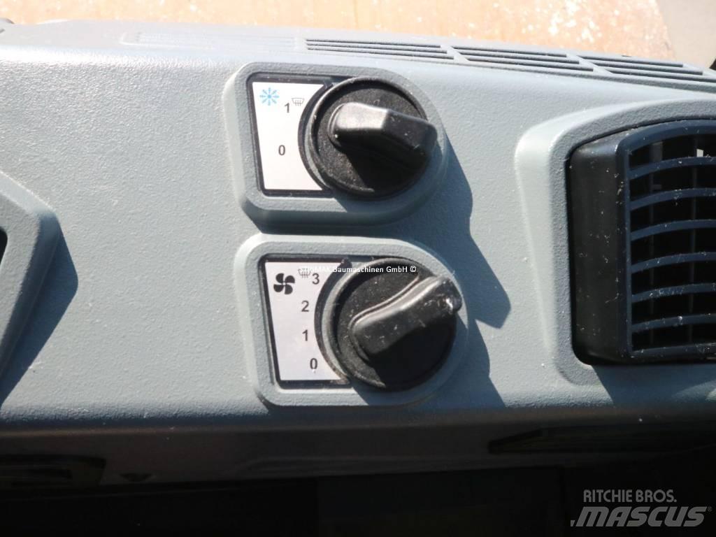 Bomag BW 211 D-50 Tek tamburlu silindirler